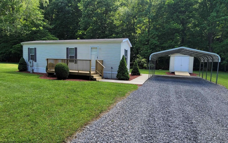 24 Line Drive, Fairmont, West Virginia 26554, 1 Bedroom Bedrooms, 3 Rooms Rooms,1 BathroomBathrooms,Single Family Detached,For Sale,Line,10165086