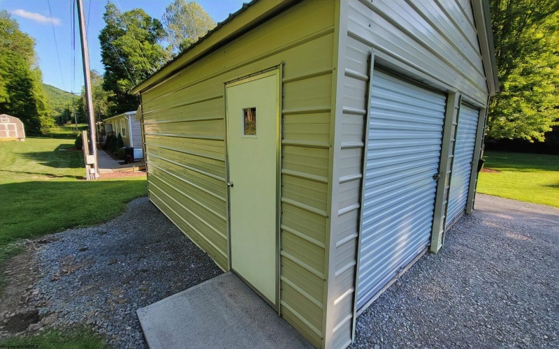 24 Line Drive, Fairmont, West Virginia 26554, 1 Bedroom Bedrooms, 3 Rooms Rooms,1 BathroomBathrooms,Single Family Detached,For Sale,Line,10165086