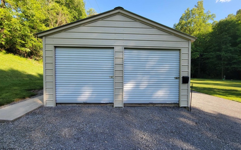 24 Line Drive, Fairmont, West Virginia 26554, 1 Bedroom Bedrooms, 3 Rooms Rooms,1 BathroomBathrooms,Single Family Detached,For Sale,Line,10165086