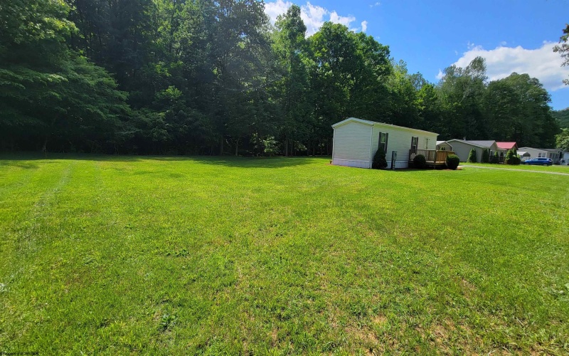 24 Line Drive, Fairmont, West Virginia 26554, 1 Bedroom Bedrooms, 3 Rooms Rooms,1 BathroomBathrooms,Single Family Detached,For Sale,Line,10165086