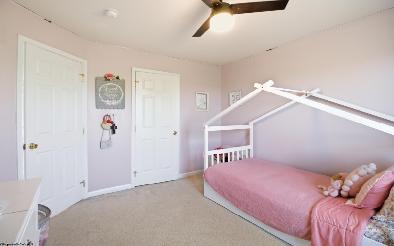 50 Garnet Way, Bridgeport, West Virginia 26330, 5 Bedrooms Bedrooms, 13 Rooms Rooms,3 BathroomsBathrooms,Single Family Detached,For Sale,Garnet,10165087