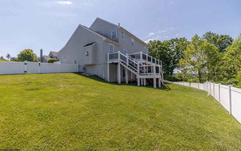 50 Garnet Way, Bridgeport, West Virginia 26330, 5 Bedrooms Bedrooms, 13 Rooms Rooms,3 BathroomsBathrooms,Single Family Detached,For Sale,Garnet,10165087