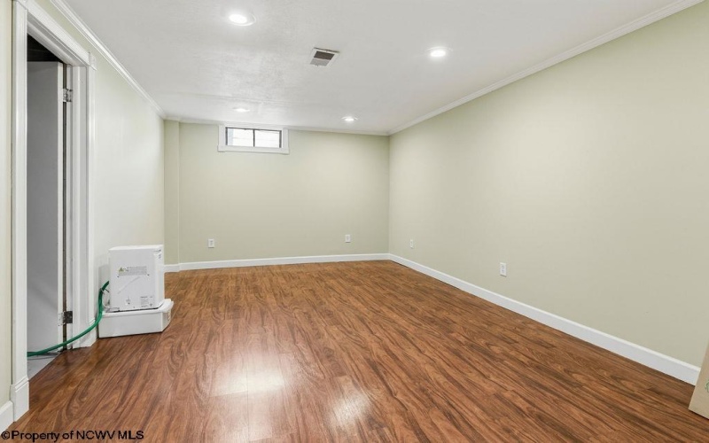 533 Watson Street, Bridgeport, West Virginia 26330-9999, 3 Bedrooms Bedrooms, 8 Rooms Rooms,2 BathroomsBathrooms,Single Family Detached,For Sale,Watson,10165085