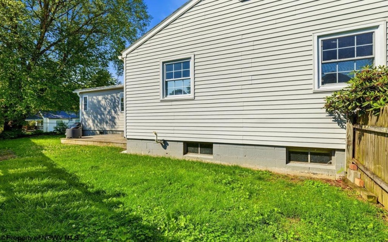 533 Watson Street, Bridgeport, West Virginia 26330-9999, 3 Bedrooms Bedrooms, 8 Rooms Rooms,2 BathroomsBathrooms,Single Family Detached,For Sale,Watson,10165085