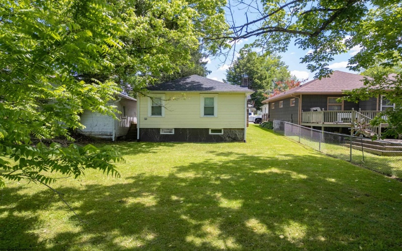 227 Maple Avenue, Bridgeport, West Virginia 26330, 2 Bedrooms Bedrooms, 7 Rooms Rooms,1 BathroomBathrooms,Single Family Detached,For Sale,Maple,10165072 227 Maple Avenue, Bridgeport, West Virginia 26330, 2 Bedrooms Bedrooms, 7 Rooms Rooms,1 BathroomBathrooms,Single Family Detached,For Sale,Maple,10165072
