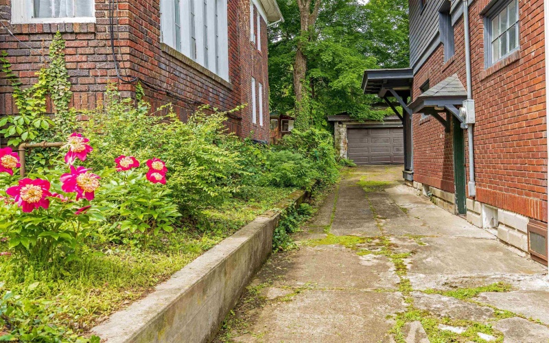 504 Grand Street, Morgantown, West Virginia 26505, 3 Bedrooms Bedrooms, 7 Rooms Rooms,1 BathroomBathrooms,Single Family Detached,For Sale,Grand,10165075