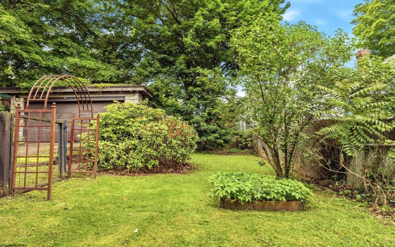 504 Grand Street, Morgantown, West Virginia 26505, 3 Bedrooms Bedrooms, 7 Rooms Rooms,1 BathroomBathrooms,Single Family Detached,For Sale,Grand,10165075