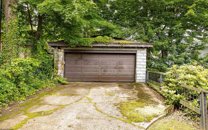 504 Grand Street, Morgantown, West Virginia 26505, 3 Bedrooms Bedrooms, 7 Rooms Rooms,1 BathroomBathrooms,Single Family Detached,For Sale,Grand,10165075