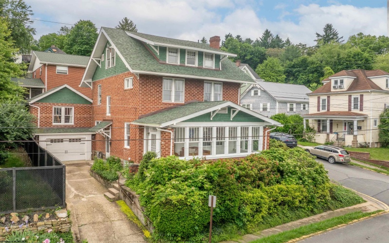 46 Maple Avenue, Morgantown, West Virginia 26501, 5 Bedrooms Bedrooms, 11 Rooms Rooms,3 BathroomsBathrooms,Single Family Detached,For Sale,Maple,10165076