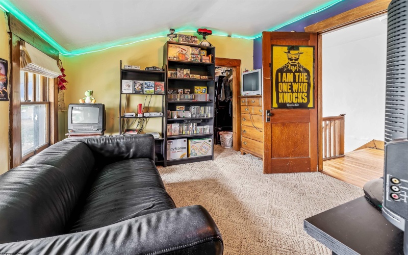 46 Maple Avenue, Morgantown, West Virginia 26501, 5 Bedrooms Bedrooms, 11 Rooms Rooms,3 BathroomsBathrooms,Single Family Detached,For Sale,Maple,10165076