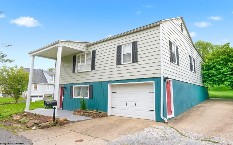 1425 Andmore Street, Morgantown, West Virginia 26508, 3 Bedrooms Bedrooms, 6 Rooms Rooms,2 BathroomsBathrooms,Single Family Detached,For Sale,Andmore,10165090 1425 Andmore Street, Morgantown, West Virginia 26508, 3 Bedrooms Bedrooms, 6 Rooms Rooms,2 BathroomsBathrooms,Single Family Detached,For Sale,Andmore,10165090
