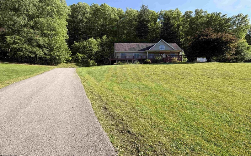 611 Hart Ranch Road, Elkins, West Virginia 26241, 3 Bedrooms Bedrooms, 9 Rooms Rooms,3 BathroomsBathrooms,Single Family Detached,For Sale,Hart Ranch,10165093