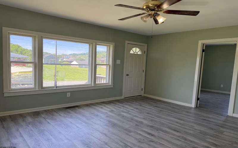 8267 Elk Avenue, Stonewood, West Virginia 26301, 1 Bedroom Bedrooms, 4 Rooms Rooms,1 BathroomBathrooms,Single Family Detached,For Sale,Elk,10165096