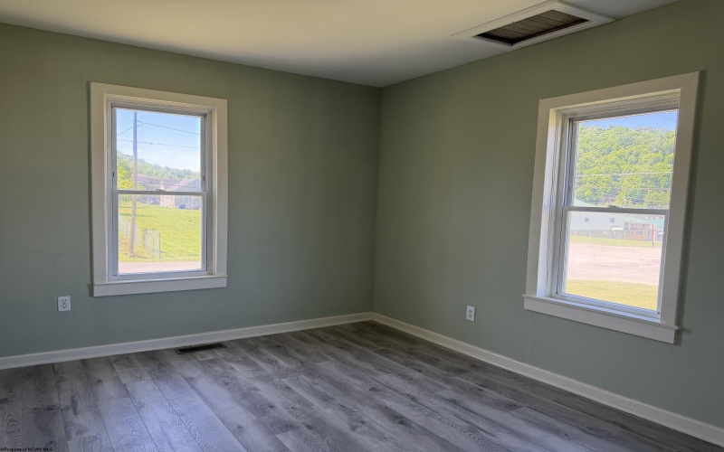 8267 Elk Avenue, Stonewood, West Virginia 26301, 1 Bedroom Bedrooms, 4 Rooms Rooms,1 BathroomBathrooms,Single Family Detached,For Sale,Elk,10165096