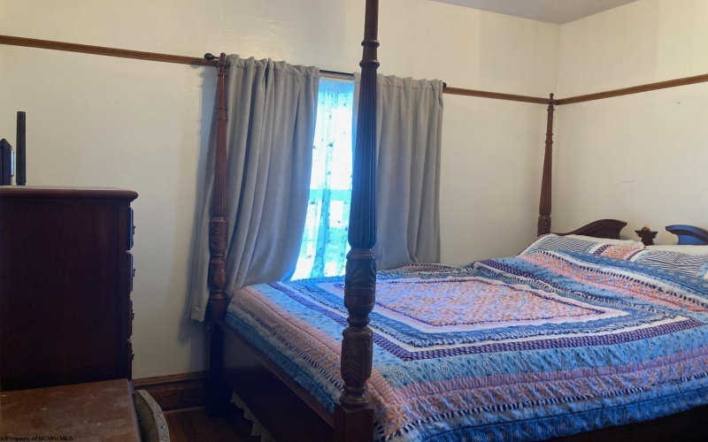 125 Cottage Avenue, Weston, West Virginia 26452, 2 Bedrooms Bedrooms, 7 Rooms Rooms,2 BathroomsBathrooms,Single Family Detached,For Sale,Cottage,10165099