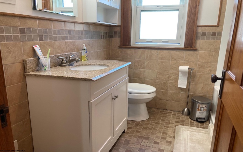 125 Cottage Avenue, Weston, West Virginia 26452, 2 Bedrooms Bedrooms, 7 Rooms Rooms,2 BathroomsBathrooms,Single Family Detached,For Sale,Cottage,10165099