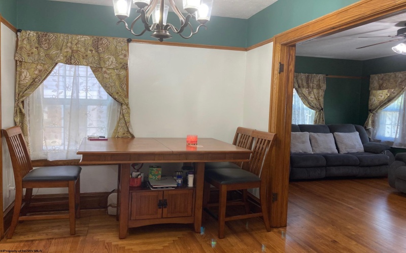 125 Cottage Avenue, Weston, West Virginia 26452, 2 Bedrooms Bedrooms, 7 Rooms Rooms,2 BathroomsBathrooms,Single Family Detached,For Sale,Cottage,10165099