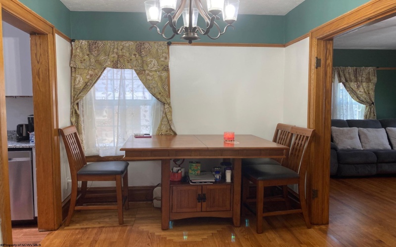 125 Cottage Avenue, Weston, West Virginia 26452, 2 Bedrooms Bedrooms, 7 Rooms Rooms,2 BathroomsBathrooms,Single Family Detached,For Sale,Cottage,10165099