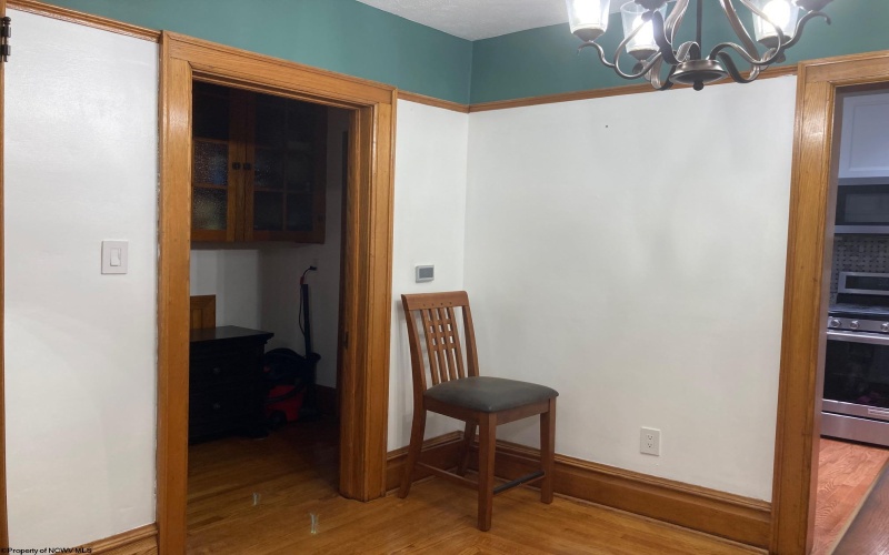 125 Cottage Avenue, Weston, West Virginia 26452, 2 Bedrooms Bedrooms, 7 Rooms Rooms,2 BathroomsBathrooms,Single Family Detached,For Sale,Cottage,10165099
