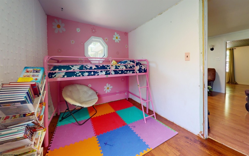72 Newcastle Lane, Farmington, West Virginia 26571, 3 Bedrooms Bedrooms, 8 Rooms Rooms,2 BathroomsBathrooms,Single Family Detached,For Sale,Newcastle,10165127