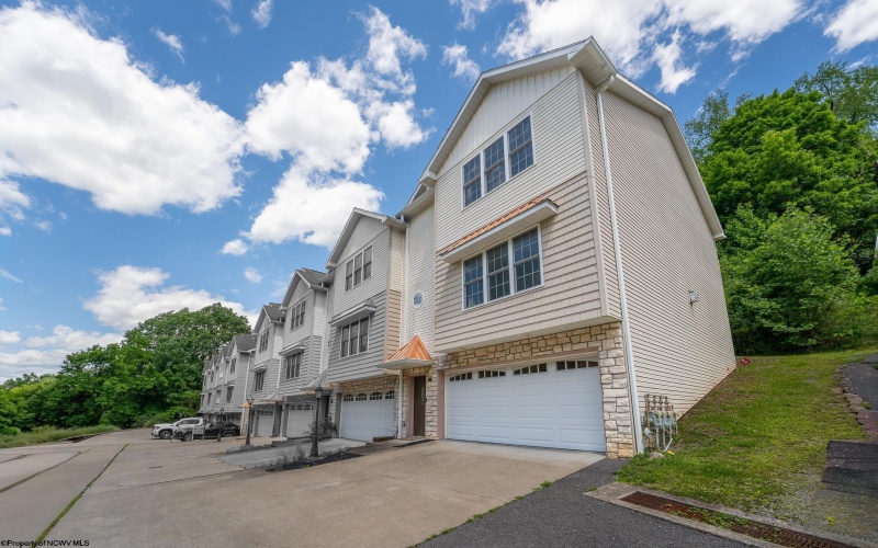 108 Claremont Court, Morgantown, West Virginia 26501, 3 Bedrooms Bedrooms, 7 Rooms Rooms,2 BathroomsBathrooms,Single Family Attached,For Sale,Claremont,10165109 108 Claremont Court, Morgantown, West Virginia 26501, 3 Bedrooms Bedrooms, 7 Rooms Rooms,2 BathroomsBathrooms,Single Family Attached,For Sale,Claremont,10165109