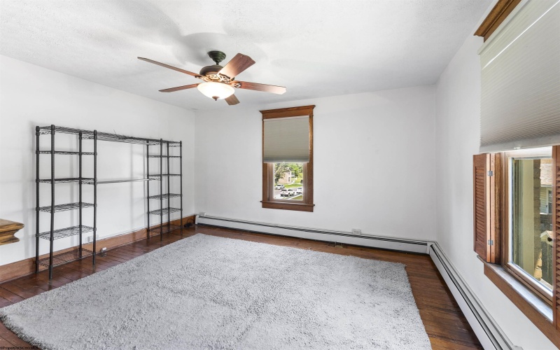 702 benoni Avenue, Fairmont, West Virginia 26554, 4 Bedrooms Bedrooms, 9 Rooms Rooms,1 BathroomBathrooms,Single Family Detached,For Sale,benoni,10165126