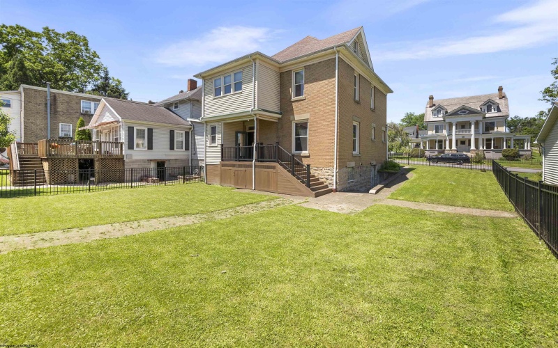 702 benoni Avenue, Fairmont, West Virginia 26554, 4 Bedrooms Bedrooms, 9 Rooms Rooms,1 BathroomBathrooms,Single Family Detached,For Sale,benoni,10165126