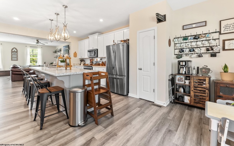 511 Turquoise Lane, Morgantown, West Virginia 26508, 3 Bedrooms Bedrooms, 7 Rooms Rooms,2 BathroomsBathrooms,Single Family Attached,For Sale,Turquoise,10165105
