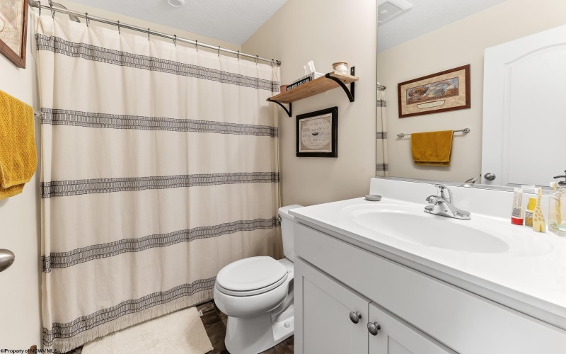 511 Turquoise Lane, Morgantown, West Virginia 26508, 3 Bedrooms Bedrooms, 7 Rooms Rooms,2 BathroomsBathrooms,Single Family Attached,For Sale,Turquoise,10165105