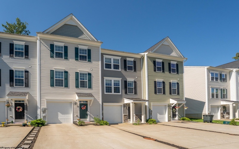 511 Turquoise Lane, Morgantown, West Virginia 26508, 3 Bedrooms Bedrooms, 7 Rooms Rooms,2 BathroomsBathrooms,Single Family Attached,For Sale,Turquoise,10165105