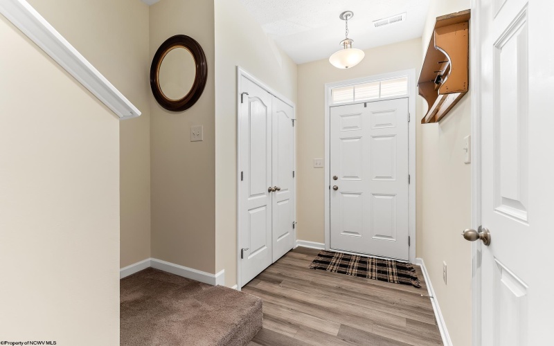 511 Turquoise Lane, Morgantown, West Virginia 26508, 3 Bedrooms Bedrooms, 7 Rooms Rooms,2 BathroomsBathrooms,Single Family Attached,For Sale,Turquoise,10165105