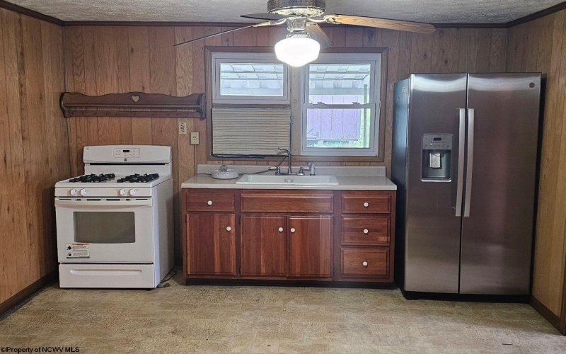 129 Ultra Light Lane, Granville, West Virginia 26534, 2 Bedrooms Bedrooms, 4 Rooms Rooms,1 BathroomBathrooms,Single Family Detached,For Sale,Ultra Light,10162300