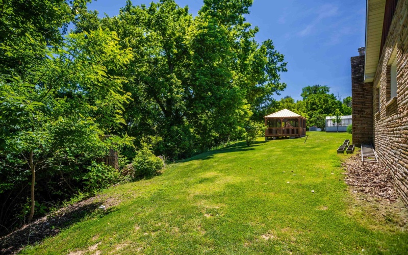 186 Marchand Drive, Westover, West Virginia 26501, 3 Bedrooms Bedrooms, 8 Rooms Rooms,2 BathroomsBathrooms,Single Family Detached,For Sale,Marchand,10165123