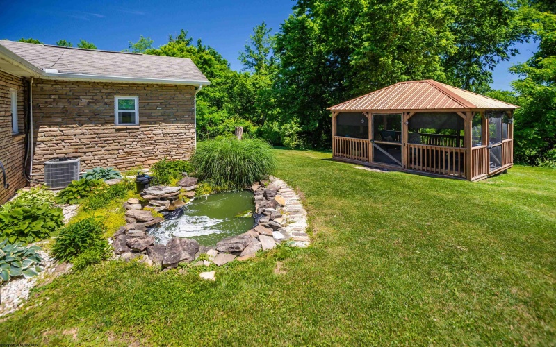 186 Marchand Drive, Westover, West Virginia 26501, 3 Bedrooms Bedrooms, 8 Rooms Rooms,2 BathroomsBathrooms,Single Family Detached,For Sale,Marchand,10165123