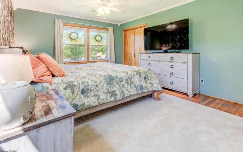 186 Marchand Drive, Westover, West Virginia 26501, 3 Bedrooms Bedrooms, 8 Rooms Rooms,2 BathroomsBathrooms,Single Family Detached,For Sale,Marchand,10165123