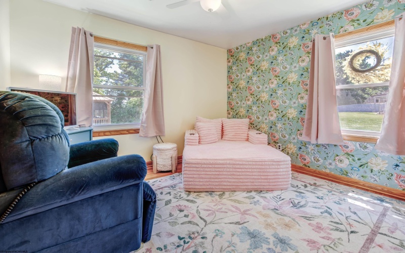 186 Marchand Drive, Westover, West Virginia 26501, 3 Bedrooms Bedrooms, 8 Rooms Rooms,2 BathroomsBathrooms,Single Family Detached,For Sale,Marchand,10165123