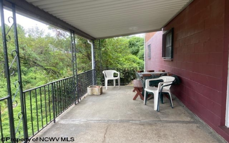 120 Brown Street, Clarksburg, West Virginia 26301, 3 Bedrooms Bedrooms, 7 Rooms Rooms,2 BathroomsBathrooms,Single Family Detached,For Sale,Brown,10165103