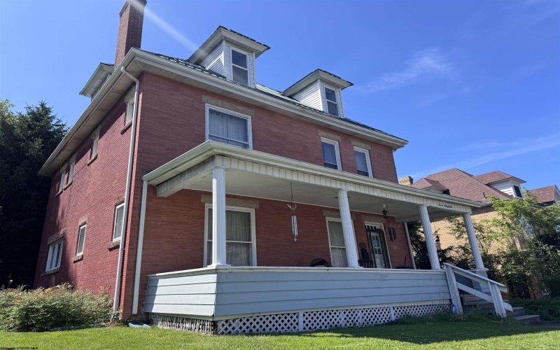 731 Benoni Avenue, Fairmont, West Virginia 26554, 6 Bedrooms Bedrooms, 11 Rooms Rooms,2 BathroomsBathrooms,Single Family Detached,For Sale,Benoni,10165111