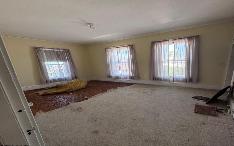 731 Benoni Avenue, Fairmont, West Virginia 26554, 6 Bedrooms Bedrooms, 11 Rooms Rooms,2 BathroomsBathrooms,Single Family Detached,For Sale,Benoni,10165111