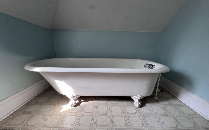 731 Benoni Avenue, Fairmont, West Virginia 26554, 6 Bedrooms Bedrooms, 11 Rooms Rooms,2 BathroomsBathrooms,Single Family Detached,For Sale,Benoni,10165111