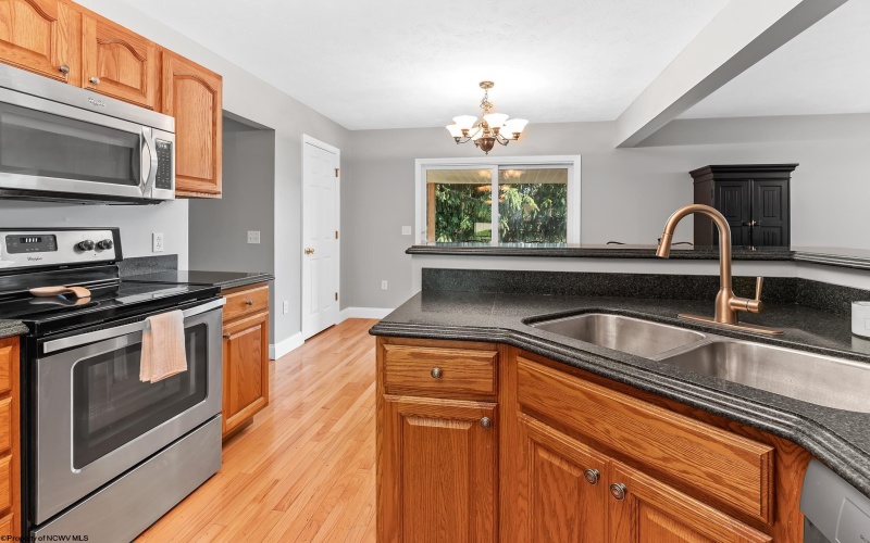 3318 Darrah Avenue, Morgantown, West Virginia 26508, 5 Bedrooms Bedrooms, 9 Rooms Rooms,3 BathroomsBathrooms,Single Family Detached,For Sale,Darrah,10165110
