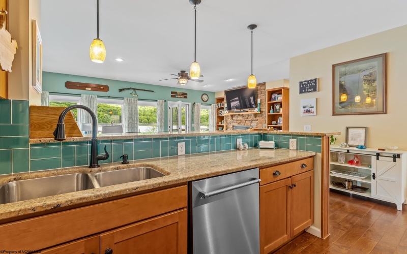 8 Waters Edge Lane, Bruceton Mills, West Virginia 26525, 3 Bedrooms Bedrooms, 8 Rooms Rooms,2 BathroomsBathrooms,Single Family Detached,For Sale,Waters Edge,10165108