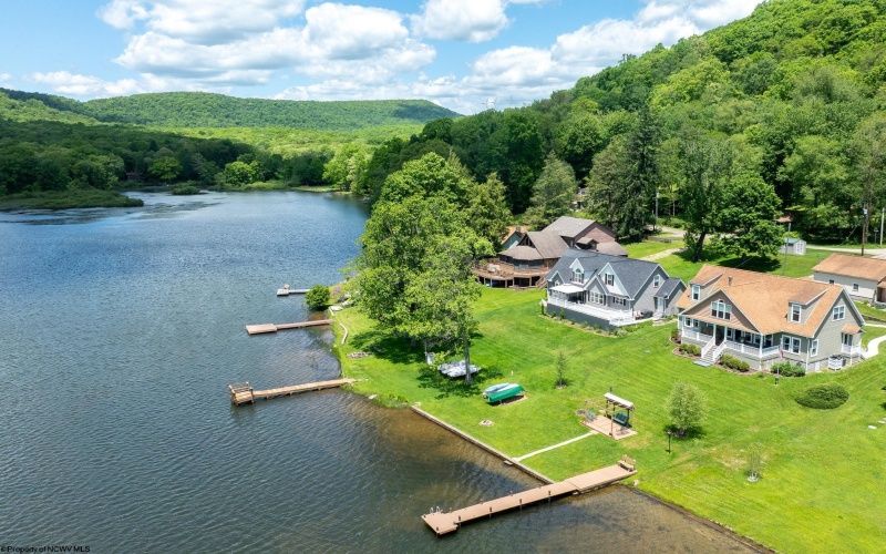 8 Waters Edge Lane, Bruceton Mills, West Virginia 26525, 3 Bedrooms Bedrooms, 8 Rooms Rooms,2 BathroomsBathrooms,Single Family Detached,For Sale,Waters Edge,10165108