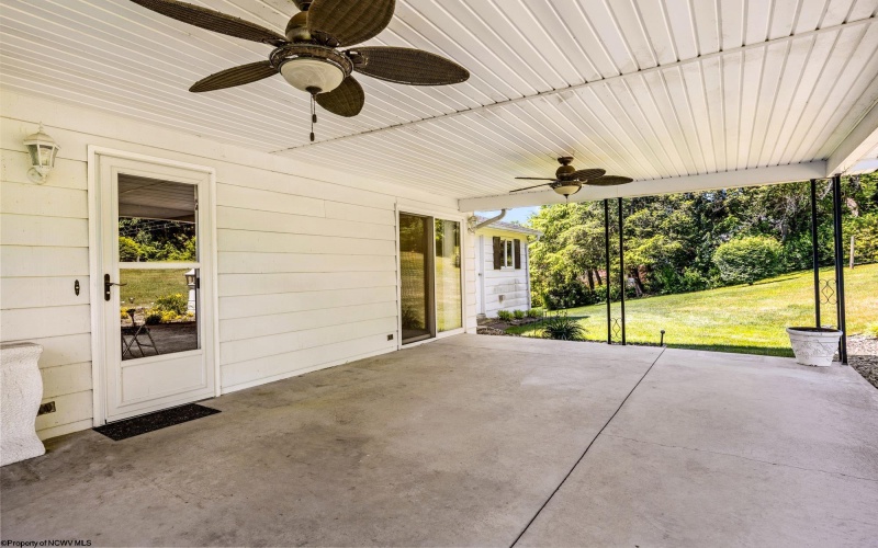1354 Pineview Drive, Morgantown, West Virginia 26505, 3 Bedrooms Bedrooms, 9 Rooms Rooms,2 BathroomsBathrooms,Single Family Detached,For Sale,Pineview,10165128