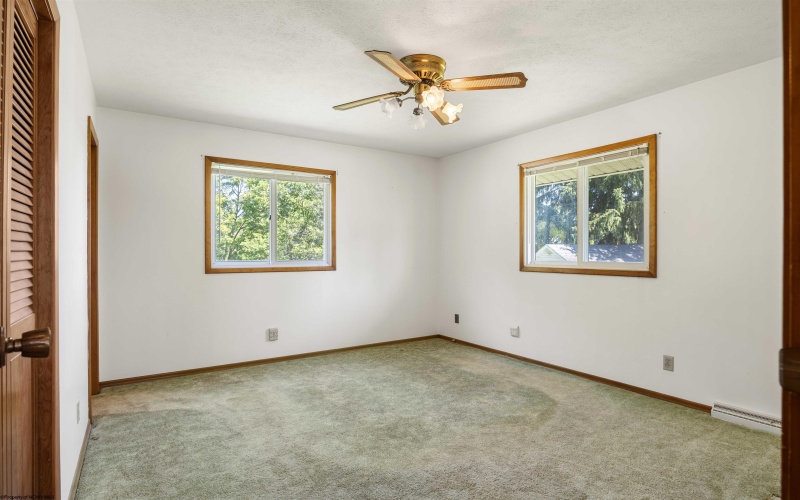 1354 Pineview Drive, Morgantown, West Virginia 26505, 3 Bedrooms Bedrooms, 9 Rooms Rooms,2 BathroomsBathrooms,Single Family Detached,For Sale,Pineview,10165128