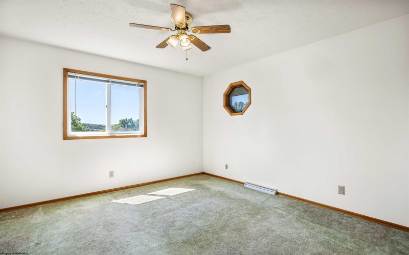 1354 Pineview Drive, Morgantown, West Virginia 26505, 3 Bedrooms Bedrooms, 9 Rooms Rooms,2 BathroomsBathrooms,Single Family Detached,For Sale,Pineview,10165128
