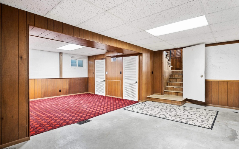 1354 Pineview Drive, Morgantown, West Virginia 26505, 3 Bedrooms Bedrooms, 9 Rooms Rooms,2 BathroomsBathrooms,Single Family Detached,For Sale,Pineview,10165128