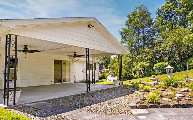 1354 Pineview Drive, Morgantown, West Virginia 26505, 3 Bedrooms Bedrooms, 9 Rooms Rooms,2 BathroomsBathrooms,Single Family Detached,For Sale,Pineview,10165128