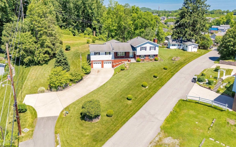 1354 Pineview Drive, Morgantown, West Virginia 26505, 3 Bedrooms Bedrooms, 9 Rooms Rooms,2 BathroomsBathrooms,Single Family Detached,For Sale,Pineview,10165128