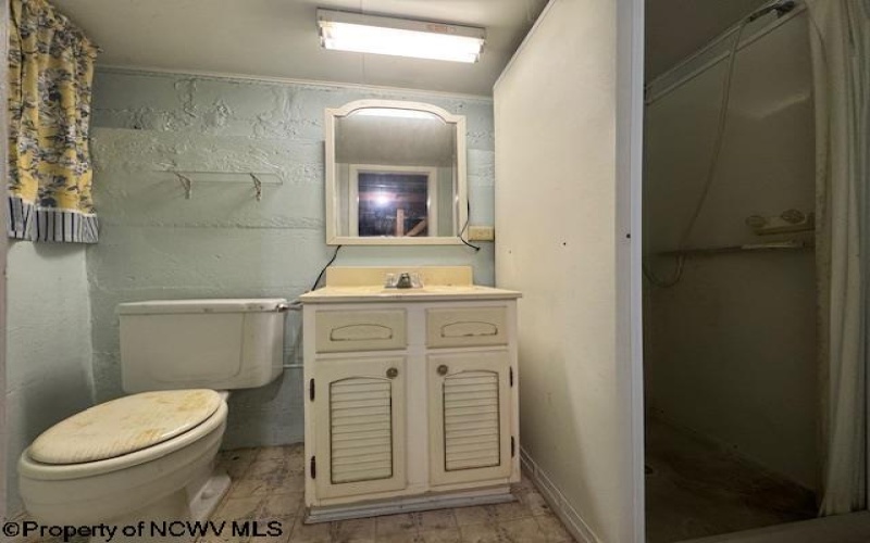 1719 Tyrone Road, Morgantown, West Virginia 26508-0000, 2 Bedrooms Bedrooms, 5 Rooms Rooms,2 BathroomsBathrooms,Single Family Detached,For Sale,Tyrone,10165130